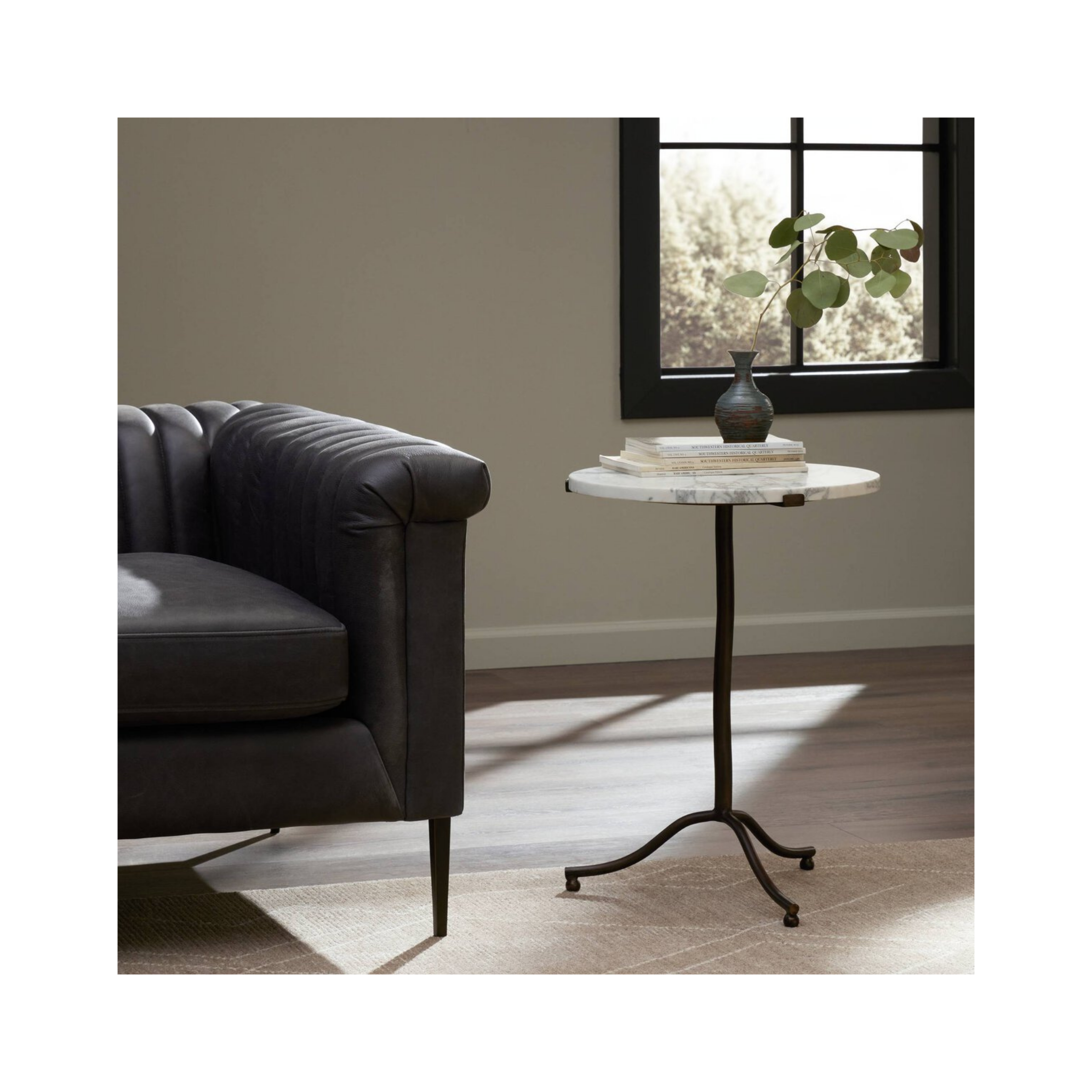 Sophie End Table (Veined White)